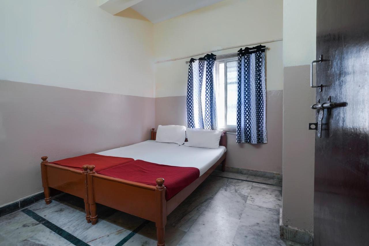 Spot On Sri Sai Lohith Lodge Near Snow World Secundurabad Esterno foto