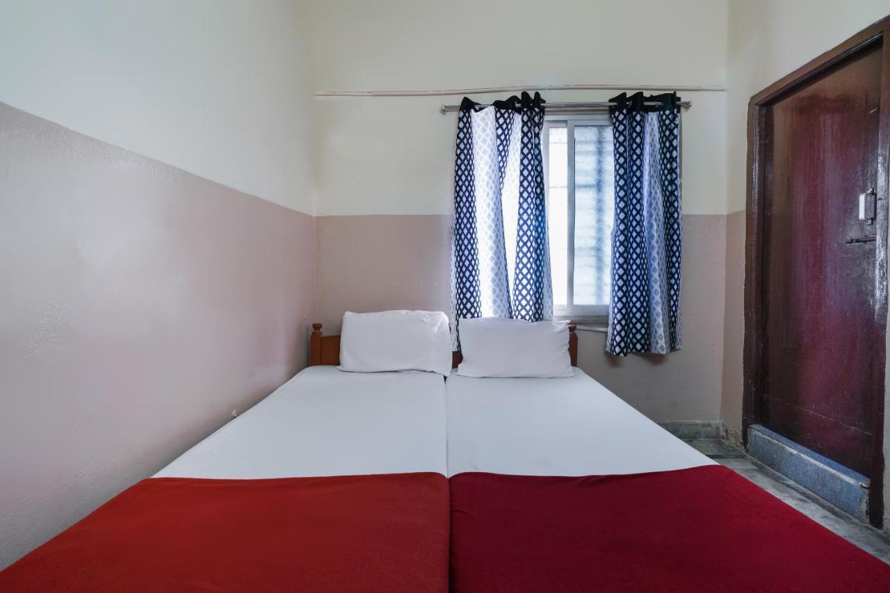Spot On Sri Sai Lohith Lodge Near Snow World Secundurabad Esterno foto