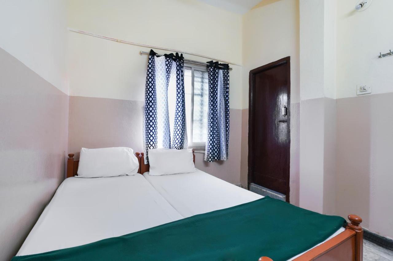 Spot On Sri Sai Lohith Lodge Near Snow World Secundurabad Esterno foto