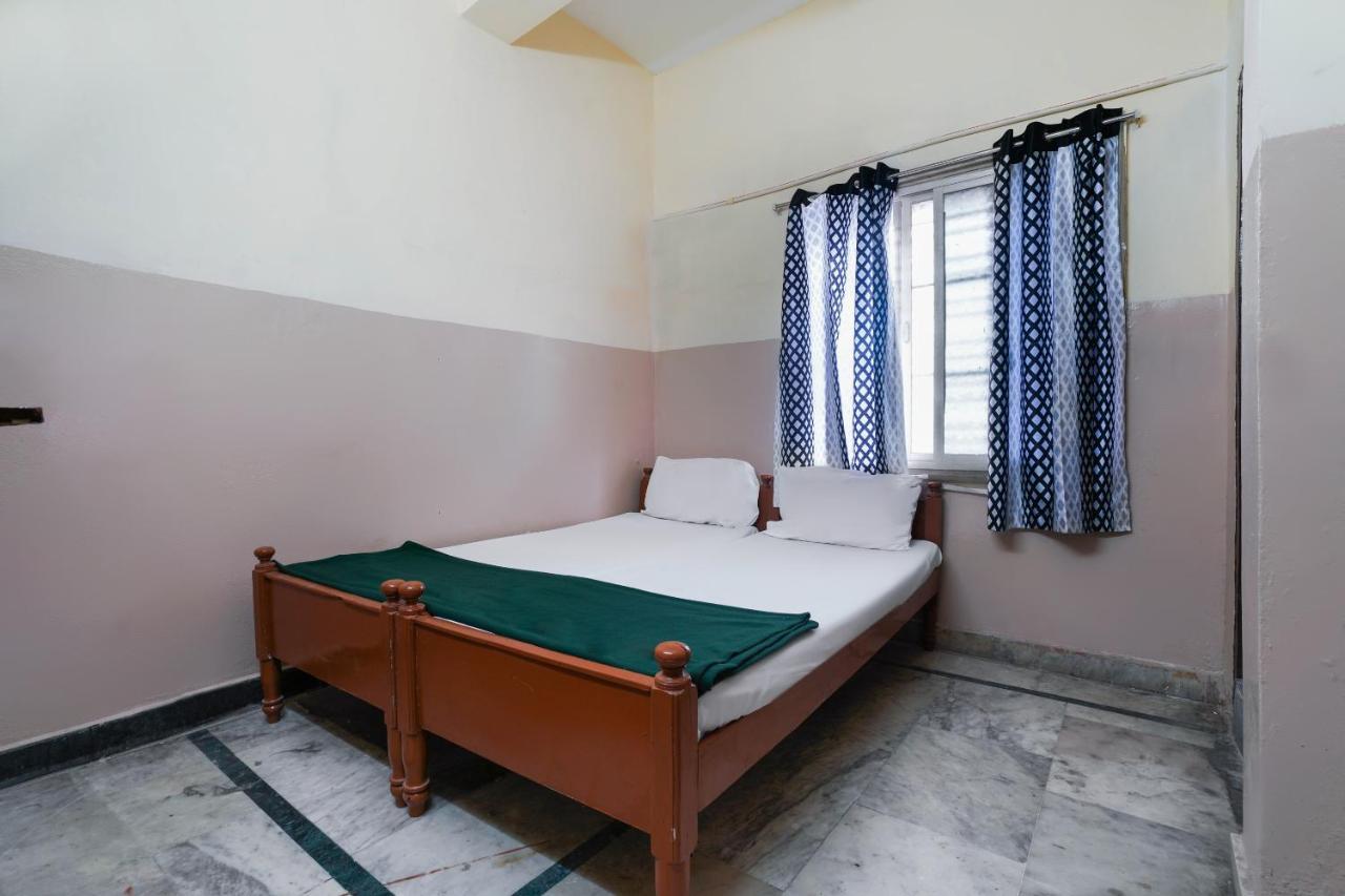 Spot On Sri Sai Lohith Lodge Near Snow World Secundurabad Esterno foto